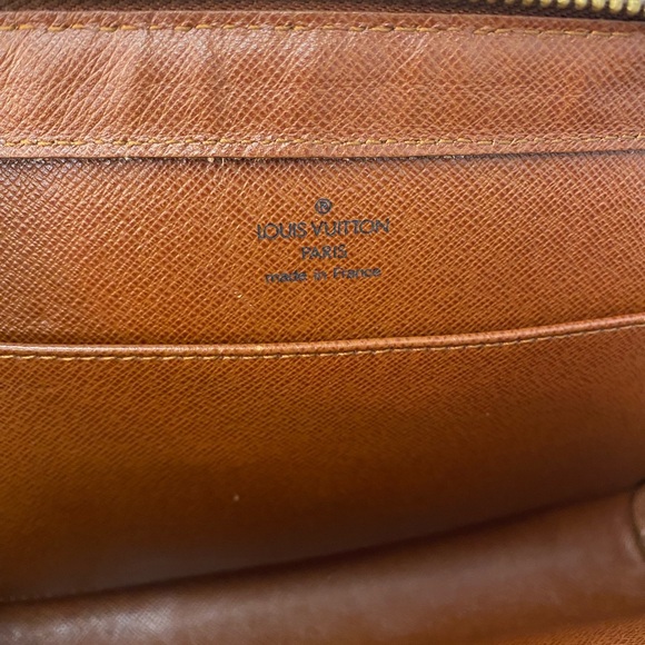 LOUIS VUITTON MONOGRAM ORSAY POCHETTE/CLUTCH - Picture 4 of 8
